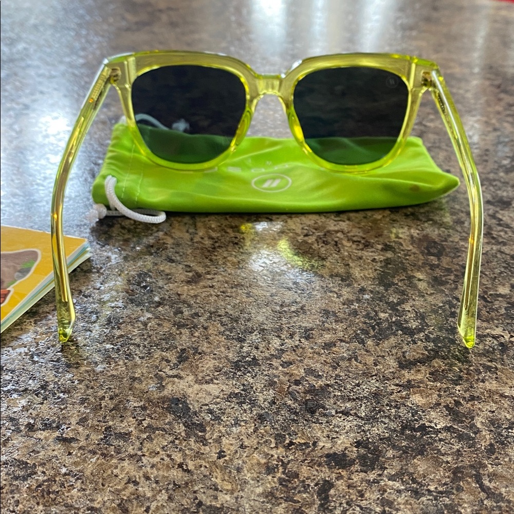 Blenders Grove- Spark Lime polarized sunglasses - Picture 8 of 9